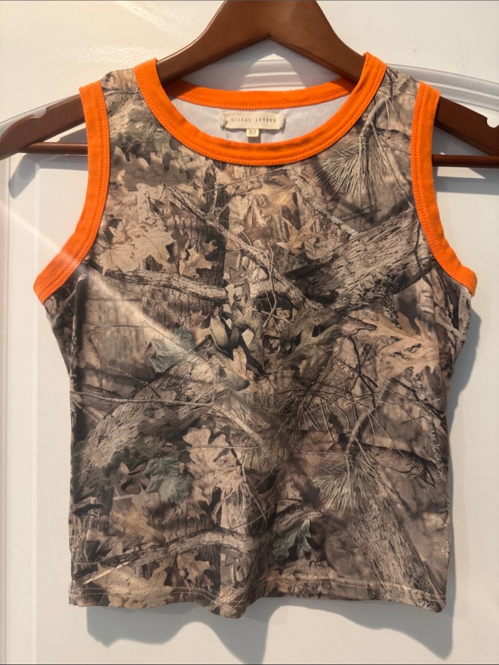 Gilded intent Women’s cropped Camo Tank Top with Orange Trim XS
